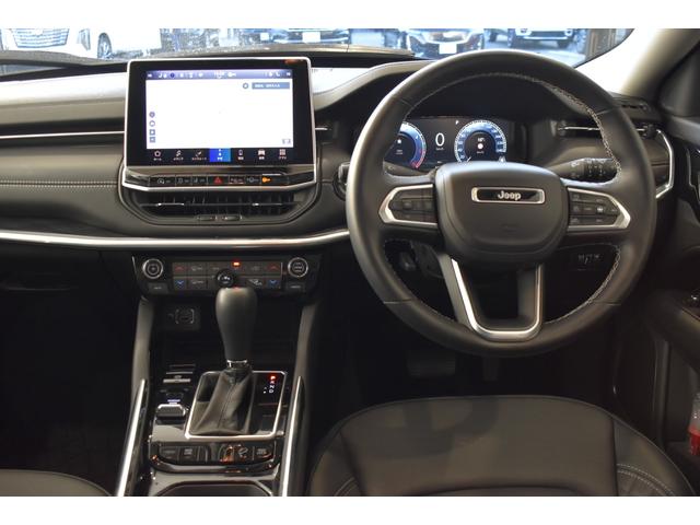 ジープ・コマンダー リミテッド 純正ナビ レザーシート 障害物センサー 衝突軽減ブレーキ シートヒーター 全周囲カメラ LEDヘッドライト バックカメラ スマートキー アダプティブクルーズコントロール 電動パワーシート ETC2.0(12枚目)