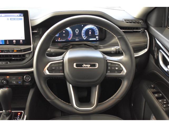 ジープ・コマンダー リミテッド 純正ナビ レザーシート 障害物センサー 衝突軽減ブレーキ シートヒーター 全周囲カメラ LEDヘッドライト バックカメラ スマートキー アダプティブクルーズコントロール 電動パワーシート ETC2.0(13枚目)