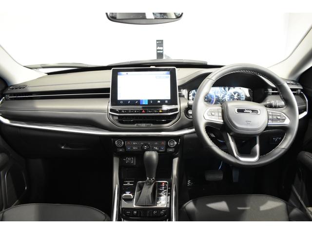 ジープ・コマンダー リミテッド 純正ナビ レザーシート 障害物センサー 衝突軽減ブレーキ シートヒーター 全周囲カメラ LEDヘッドライト バックカメラ スマートキー アダプティブクルーズコントロール 電動パワーシート ETC2.0(4枚目)