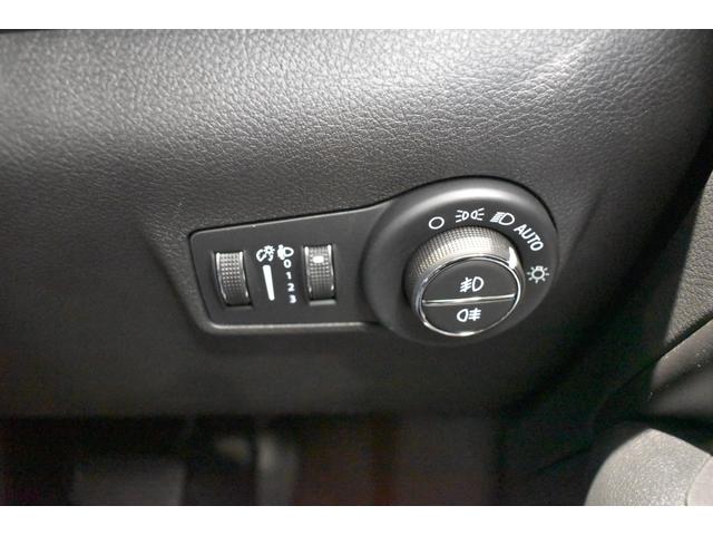 ジープ・コマンダー リミテッド 純正ナビ レザーシート 障害物センサー 衝突軽減ブレーキ シートヒーター 全周囲カメラ LEDヘッドライト バックカメラ スマートキー アダプティブクルーズコントロール 電動パワーシート ETC2.0(18枚目)