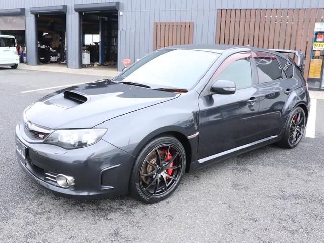 インプレッサ ＷＲＸ　ＳＴｉ　４ＷＤ　６ＭＴ　ＲＡＹＳ１８ＡＷ　大型リアスポイラー　タイベル交換済み　大型リアスポイラー　ＲＥＣＡＲＯシート　ＳＴＩタワーバー　ＨＤＤナビ　フルセグＴＶ　ＥＴＣ　プッシュスタート　スマートキー（7枚目）