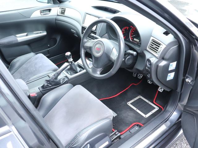 インプレッサ ＷＲＸ　ＳＴｉ　４ＷＤ　６ＭＴ　ＲＡＹＳ１８ＡＷ　大型リアスポイラー　タイベル交換済み　大型リアスポイラー　ＲＥＣＡＲＯシート　ＳＴＩタワーバー　ＨＤＤナビ　フルセグＴＶ　ＥＴＣ　プッシュスタート　スマートキー（11枚目）