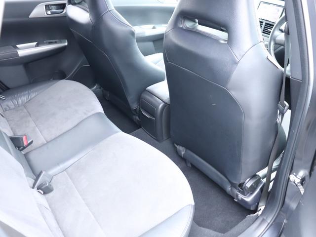 インプレッサ ＷＲＸ　ＳＴｉ　４ＷＤ　６ＭＴ　ＲＡＹＳ１８ＡＷ　大型リアスポイラー　タイベル交換済み　大型リアスポイラー　ＲＥＣＡＲＯシート　ＳＴＩタワーバー　ＨＤＤナビ　フルセグＴＶ　ＥＴＣ　プッシュスタート　スマートキー（16枚目）