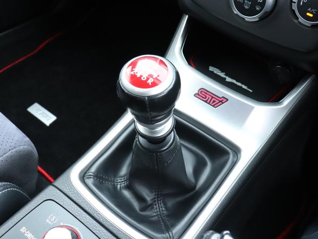 インプレッサ ＷＲＸ　ＳＴｉ　４ＷＤ　６ＭＴ　ＲＡＹＳ１８ＡＷ　大型リアスポイラー　タイベル交換済み　大型リアスポイラー　ＲＥＣＡＲＯシート　ＳＴＩタワーバー　ＨＤＤナビ　フルセグＴＶ　ＥＴＣ　プッシュスタート　スマートキー（23枚目）