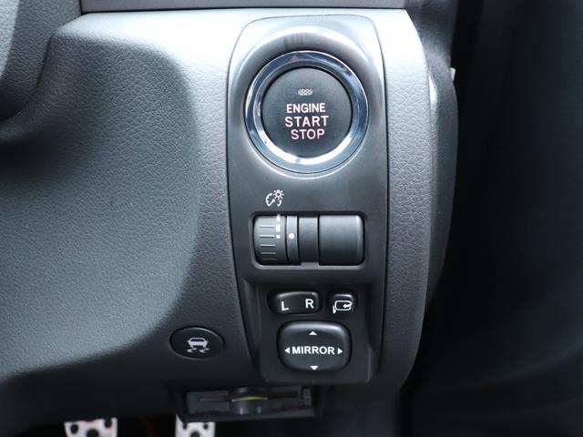 インプレッサ ＷＲＸ　ＳＴｉ　４ＷＤ　６ＭＴ　ＲＡＹＳ１８ＡＷ　大型リアスポイラー　タイベル交換済み　大型リアスポイラー　ＲＥＣＡＲＯシート　ＳＴＩタワーバー　ＨＤＤナビ　フルセグＴＶ　ＥＴＣ　プッシュスタート　スマートキー（31枚目）