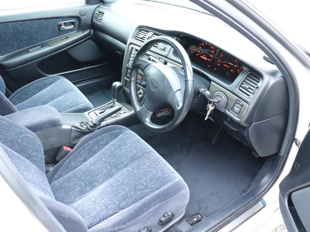 クレスタ ルラーンＧ　ユーザー買取車　社外エアロ　ツートンカラー　リアスポイラー　ＥＴＣ　キーレス　純正１６ＡＷ　ＨＩＤヘッドライト　フォグランプ　ドアバイザー　オートライト　走行約７２０００ｋｍ（11枚目）