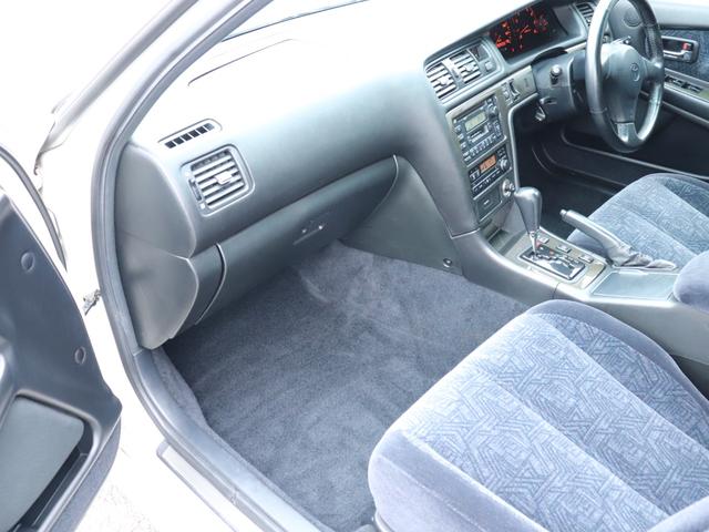 クレスタ ルラーンＧ　ユーザー買取車　社外エアロ　ツートンカラー　リアスポイラー　ＥＴＣ　キーレス　純正１６ＡＷ　ＨＩＤヘッドライト　フォグランプ　ドアバイザー　オートライト　走行約７２０００ｋｍ（13枚目）