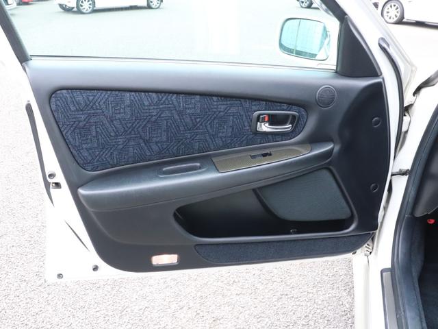 クレスタ ルラーンＧ　ユーザー買取車　社外エアロ　ツートンカラー　リアスポイラー　ＥＴＣ　キーレス　純正１６ＡＷ　ＨＩＤヘッドライト　フォグランプ　ドアバイザー　オートライト　走行約７２０００ｋｍ（42枚目）