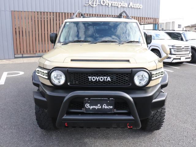 FJクルーザー カラーパッケージ 4WD リフトアップ バンパーガード サイドステップ 社外16AW ルーフキャリア ヒッチメンバー 社外テールレンズ ミラー型前後ドライブレコーダー クルーズコントロール SDナビ 地デジ Bカメラ(5枚目)