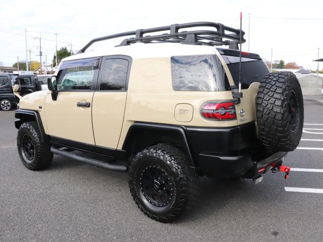 FJクルーザー カラーパッケージ 4WD リフトアップ バンパーガード サイドステップ 社外16AW ルーフキャリア ヒッチメンバー 社外テールレンズ ミラー型前後ドライブレコーダー クルーズコントロール SDナビ 地デジ Bカメラ(9枚目)