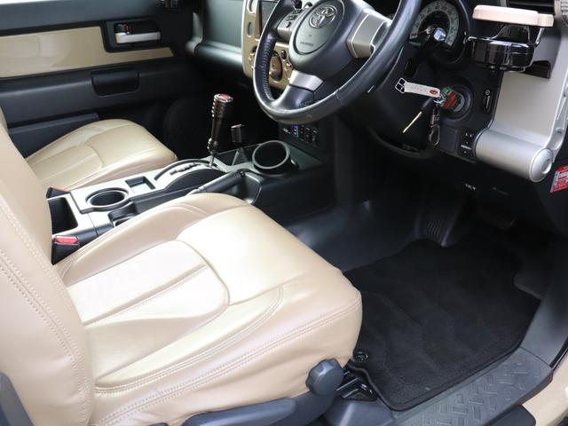 FJクルーザー カラーパッケージ 4WD リフトアップ バンパーガード サイドステップ 社外16AW ルーフキャリア ヒッチメンバー 社外テールレンズ ミラー型前後ドライブレコーダー クルーズコントロール SDナビ 地デジ Bカメラ(11枚目)