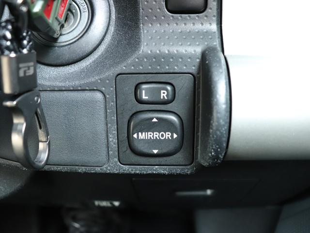 FJクルーザー カラーパッケージ 4WD リフトアップ バンパーガード サイドステップ 社外16AW ルーフキャリア ヒッチメンバー 社外テールレンズ ミラー型前後ドライブレコーダー クルーズコントロール SDナビ 地デジ Bカメラ(31枚目)