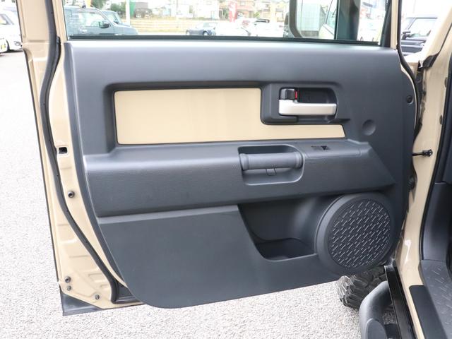 FJクルーザー カラーパッケージ 4WD リフトアップ バンパーガード サイドステップ 社外16AW ルーフキャリア ヒッチメンバー 社外テールレンズ ミラー型前後ドライブレコーダー クルーズコントロール SDナビ 地デジ Bカメラ(44枚目)