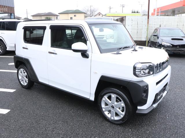 タフト Ｇ　クロムベンチャー　９インチディスプレイオーディオ　フルセグＴＶ　ワイヤレス充電　フロアマット　ドアバイザー　ガラスルーフ　スマートアシスト　クリアランスソナー　シートヒーター　ルーフレール　ＬＥＤヘッドライト（6枚目）