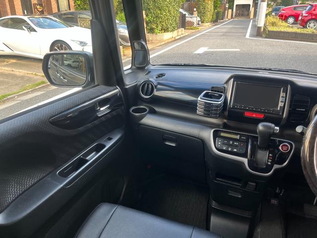 N-BOX+カスタム G・ターボパッケージ スマ-トキ- パワーウインドウ 禁煙 エアB iストップ ターボ車 ETC付き 電動格納ミラー ナビ SDナビ パワステ 両側オートスライドドア 整備記録簿 ABS 運転席助手席エアバッグ(13枚目)
