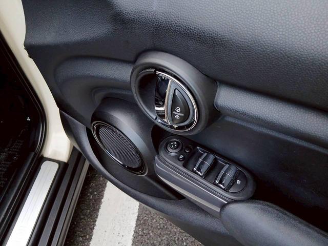 MINI ワン ターボ車 Bluetooth対応 パワステ パワーウィンドウ 禁煙 記録簿 アルミ ドライブレコーダー ABS ETC サイドエアバック Wエアバック AUTOエアコン 電動格納ミラー エアバッグ(23枚目)
