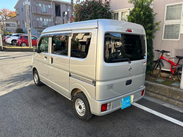 NV100クリッパーバン DX 両スライド 禁煙車両 助手席エアバック キーレスキー ETC付き ドラレコ ナビ・テレビ パワステ付き 運転席エアバック エアコン 整備記録簿 ABS付き(9枚目)