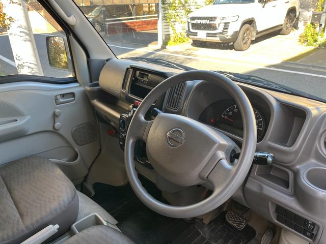 NV100クリッパーバン DX 両スライド 禁煙車両 助手席エアバック キーレスキー ETC付き ドラレコ ナビ・テレビ パワステ付き 運転席エアバック エアコン 整備記録簿 ABS付き(10枚目)