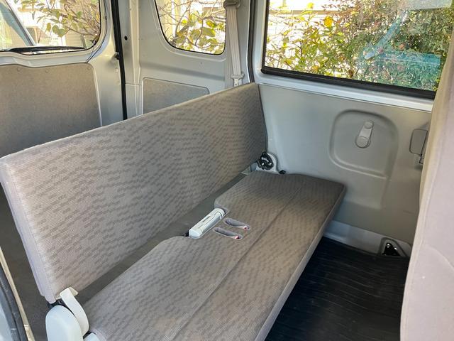 NV100クリッパーバン DX 両スライド 禁煙車両 助手席エアバック キーレスキー ETC付き ドラレコ ナビ・テレビ パワステ付き 運転席エアバック エアコン 整備記録簿 ABS付き(12枚目)