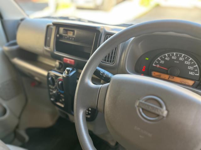 NV100クリッパーバン DX 両スライド 禁煙車両 助手席エアバック キーレスキー ETC付き ドラレコ ナビ・テレビ パワステ付き 運転席エアバック エアコン 整備記録簿 ABS付き(19枚目)