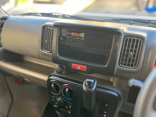 NV100クリッパーバン DX 両スライド 禁煙車両 助手席エアバック キーレスキー ETC付き ドラレコ ナビ・テレビ パワステ付き 運転席エアバック エアコン 整備記録簿 ABS付き(21枚目)