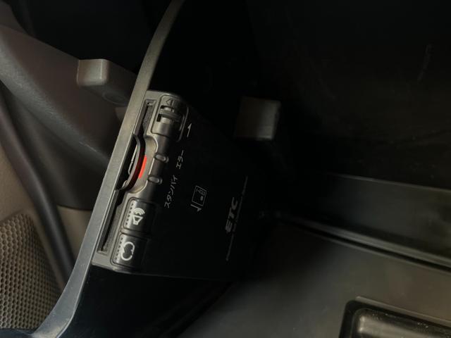 NV100クリッパーバン DX 両スライド 禁煙車両 助手席エアバック キーレスキー ETC付き ドラレコ ナビ・テレビ パワステ付き 運転席エアバック エアコン 整備記録簿 ABS付き(24枚目)