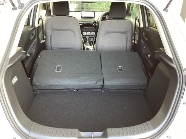 MAZDA2 1.5 15BD 4WD セーフティクルーズPkg 360度セーフティPkg マツダコネクトPkg 地デジチューナー 360°カメラ アダプティブクルーズコントロール 衝突軽減ブレーキ コーナーセンサー LEDライト 4WD(12枚目)