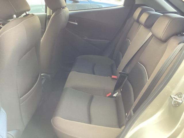 ��Ȃ��������Ƃ��낰��X�y�[�X���m�ۂ��A������̑O�ʏՓˎ��ɂ͌�ȏ���̉����g���V�[�g���犊�藎���邱�Ƃ�}������\���ɂȂ��Ă܂��B