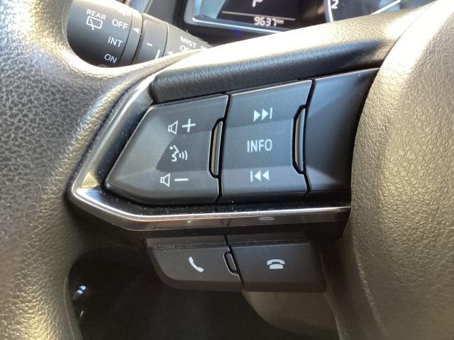 �I�[�f�B�I�����[�g�R���g���[���X�C�b�`�ɂ��A�茳�ł̃X�e���I�����A�n���Y�t���[�ʘb���y���߂܂��B