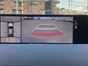 狭い場所での駐車やすれ違いなどでより的確な運転操作に役立つ360°ビューモニターが装備されています。
