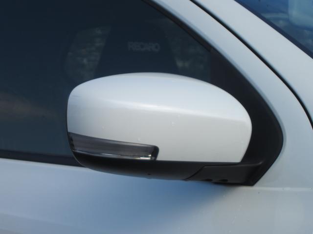 ベースグレード 禁煙車 スマートキー HID レカロシート(17枚目)