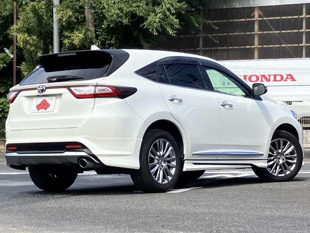ハリアー プレミアム　メタル　アンド　レザーパッケージ　禁煙車！衝突被害軽減！Ａクルコン！サンルーフ！純正ナビ！Ｂカメラ！ＢＴ！フルセグＴＶ！パワーシート！ＥＴＣ！オートライト！シートヒーター＆エアコン！スマートキー＆プッシュスタート！モデリスタエアロ！（7枚目）