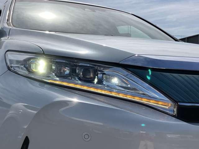 ハリアー プレミアム　メタル　アンド　レザーパッケージ　禁煙車！衝突被害軽減！Ａクルコン！サンルーフ！純正ナビ！Ｂカメラ！ＢＴ！フルセグＴＶ！パワーシート！ＥＴＣ！オートライト！シートヒーター＆エアコン！スマートキー＆プッシュスタート！モデリスタエアロ！（45枚目）