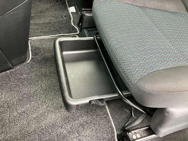 ルーミー カスタムG 禁煙車/スマートアシスト/パノラミックビューモニター/純正メモリーナビ/フルセグTV/BLUETOOTH/LEDヘッドライト/両側電動スライドドア/アイドリングストップ/純正14インチアルミホイール/(27枚目)