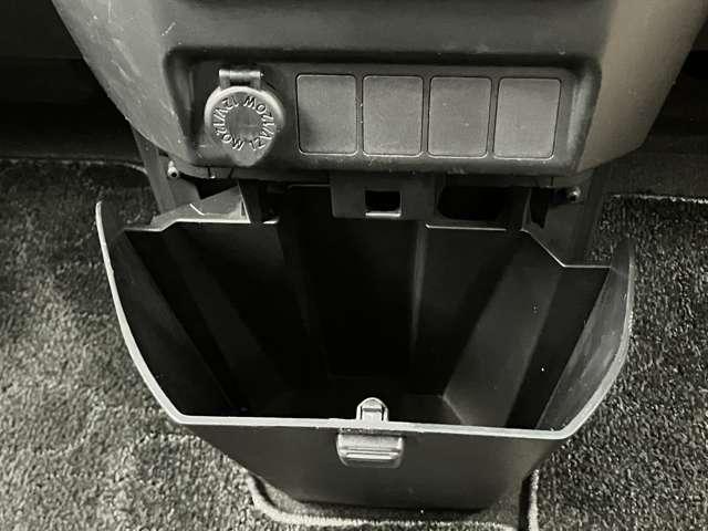 ルーミー カスタムG 禁煙車/スマートアシスト/パノラミックビューモニター/純正メモリーナビ/フルセグTV/BLUETOOTH/LEDヘッドライト/両側電動スライドドア/アイドリングストップ/純正14インチアルミホイール/(38枚目)