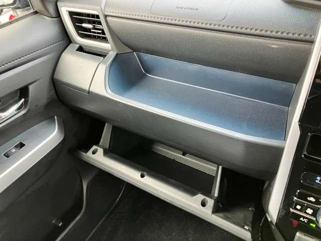 ルーミー カスタムG 禁煙車/スマートアシスト/パノラミックビューモニター/純正メモリーナビ/フルセグTV/BLUETOOTH/LEDヘッドライト/両側電動スライドドア/アイドリングストップ/純正14インチアルミホイール/(42枚目)