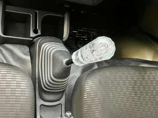 ハイゼットトラック ジャンボエクストラ　５ＭＴ　５速ＭＴ／スマートアシスト／Ｂｌｕｅｔｏｏｔｈ対応／Ｗエアバッグ／ＡＢＳ／アイドリングストップ／１２インチアルミ／ＬＥＤヘッドライト／ＬＥＤ大型荷台作業灯／障害物センサー／ＥＴＣ／スマートキー／（27枚目）