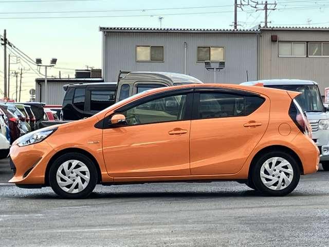 アクア S 車検R8年7月/ワンオーナー/禁煙車/純正メモリーナビ/ワンセグTV/BLUETOOTH対応/ウィンカーミラー/ETC/横滑り防止装置/キーレスエントリー/(11枚目)