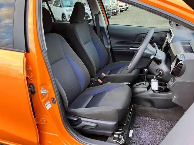 アクア S 車検R8年7月/ワンオーナー/禁煙車/純正メモリーナビ/ワンセグTV/BLUETOOTH対応/ウィンカーミラー/ETC/横滑り防止装置/キーレスエントリー/(18枚目)