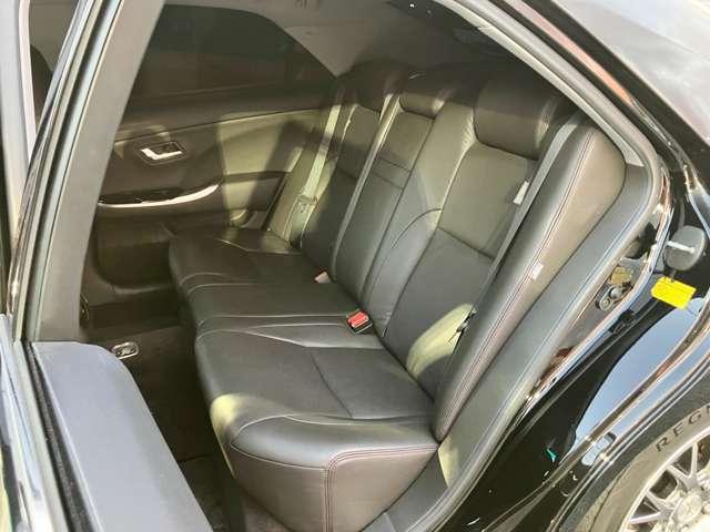 クラウン その他　★車検Ｒ８年７月！！★純正ＨＤＤナビ／フルセグＴＶ★バックカメラ★ＢＬＵＥＴＯＯＴＨ★レザーシート★社外１８インチアルミ★足廻り★シートヒーター★電動サンシェード★（17枚目）