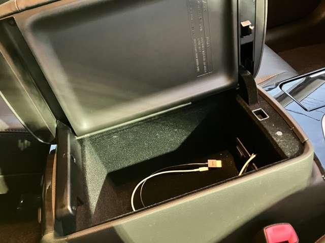 クラウン その他　★車検Ｒ８年７月！！★純正ＨＤＤナビ／フルセグＴＶ★バックカメラ★ＢＬＵＥＴＯＯＴＨ★レザーシート★社外１８インチアルミ★足廻り★シートヒーター★電動サンシェード★（28枚目）