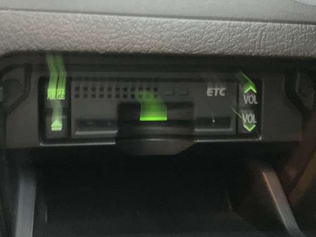 クラウン その他　★車検Ｒ８年７月！！★純正ＨＤＤナビ／フルセグＴＶ★バックカメラ★ＢＬＵＥＴＯＯＴＨ★レザーシート★社外１８インチアルミ★足廻り★シートヒーター★電動サンシェード★（30枚目）