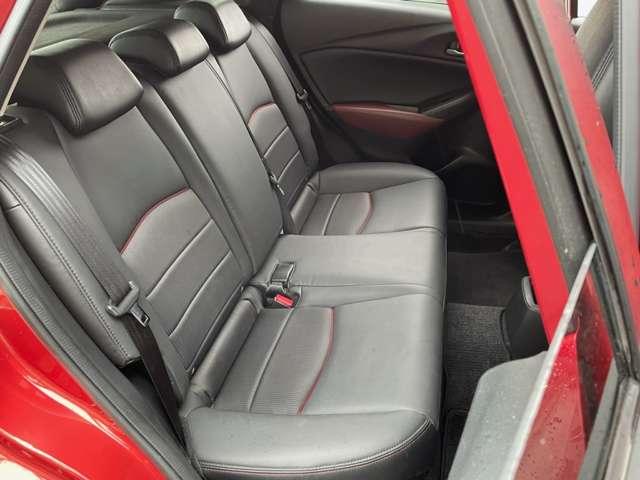 【２ｎｄシート】右から見た感じです。使用感がなく、キレイな状態です♪