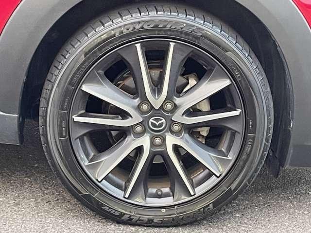 純正アルミホイールが着いています☆