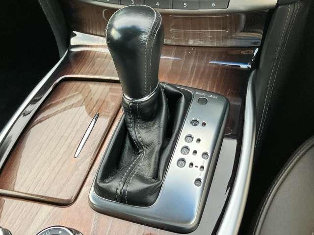 フーガハイブリッド VIP ★DCA★メモリー付きパワーシート★シートベンチレーション★セーフティシールドパッケージ★茶革シート★(38枚目)