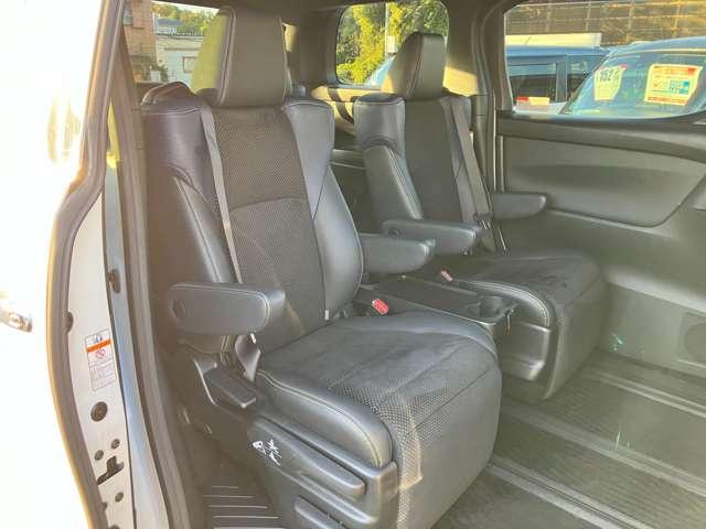 ヴェルファイア ２．５Ｚ　Ａエディション　ゴールデンアイズ　★車検Ｒ８年１２月！！★プリクラッシュセーフティ★両側電動スライドドア★パワーバックドア★ＬＥＤヘッドライト★黒ハーフレザー★純正１８インチアルミ★（19枚目）