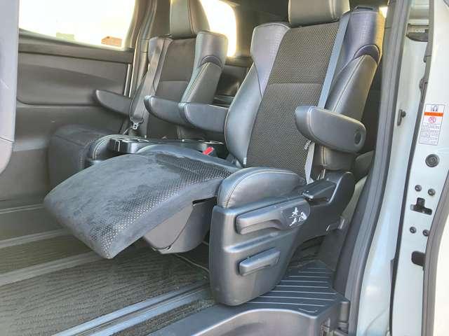 ヴェルファイア ２．５Ｚ　Ａエディション　ゴールデンアイズ　★車検Ｒ８年１２月！！★プリクラッシュセーフティ★両側電動スライドドア★パワーバックドア★ＬＥＤヘッドライト★黒ハーフレザー★純正１８インチアルミ★（21枚目）