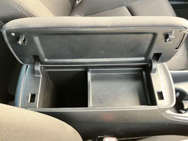 プリウス S ★純正メモリーナビ/フルセグTV★BLUETOOTH★バックカメラ★LEDヘッドライト★純正15インチアルミ★セーフティセンス★(23枚目)