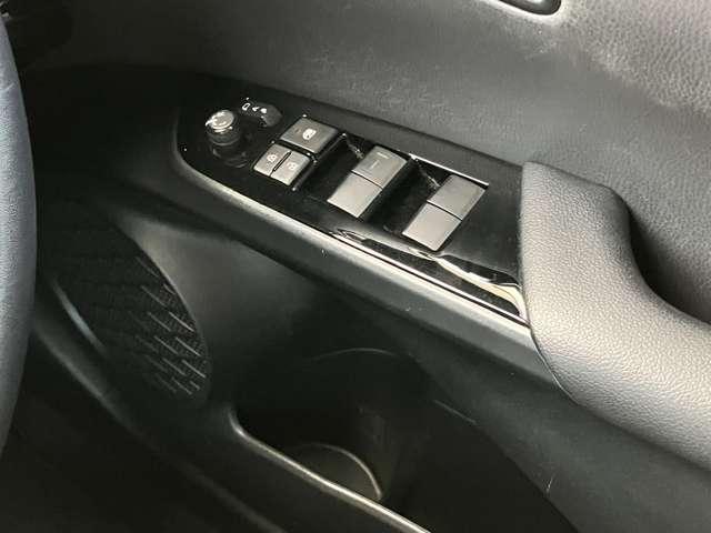 プリウス S ★純正メモリーナビ/フルセグTV★BLUETOOTH★バックカメラ★LEDヘッドライト★純正15インチアルミ★セーフティセンス★(37枚目)