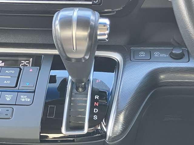 ステップワゴンスパーダ スパーダ・クールスピリット　ホンダセンシング　★純正メモリーナビ／フルセグＴＶ★ＢＬＵＥＴＯＯＴＨ★バックカメラ★ＬＥＤヘッドライト★ホンダセンシング★両側電動スライドドア★ＬＥＤヘッドライト★ハーフレザー★純正１７インチアル（22枚目）